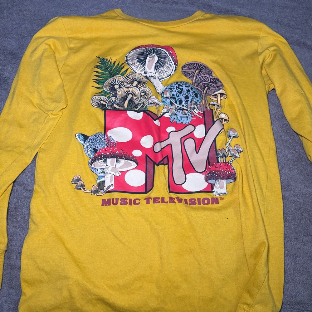 MTV long sleeve shirt